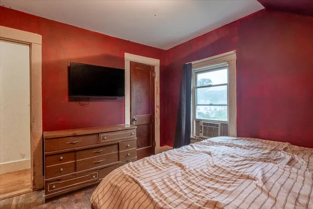 $240,000 | 16 Hill Street, Rockland, ME 04841