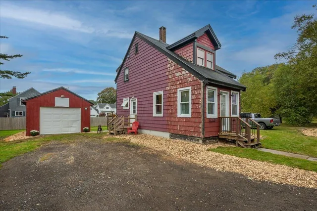 $240,000 | 16 Hill Street, Rockland, ME 04841