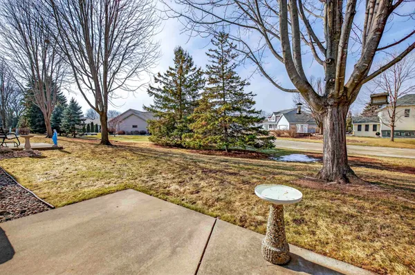 $309,900 | 3209 North Mistwood Lane, Appleton, WI 54914