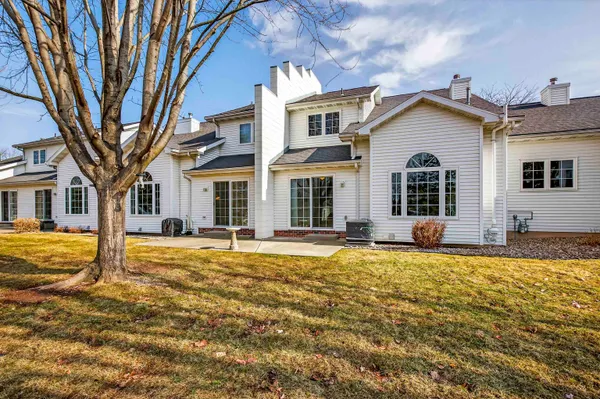 $309,900 | 3209 North Mistwood Lane, Appleton, WI 54914