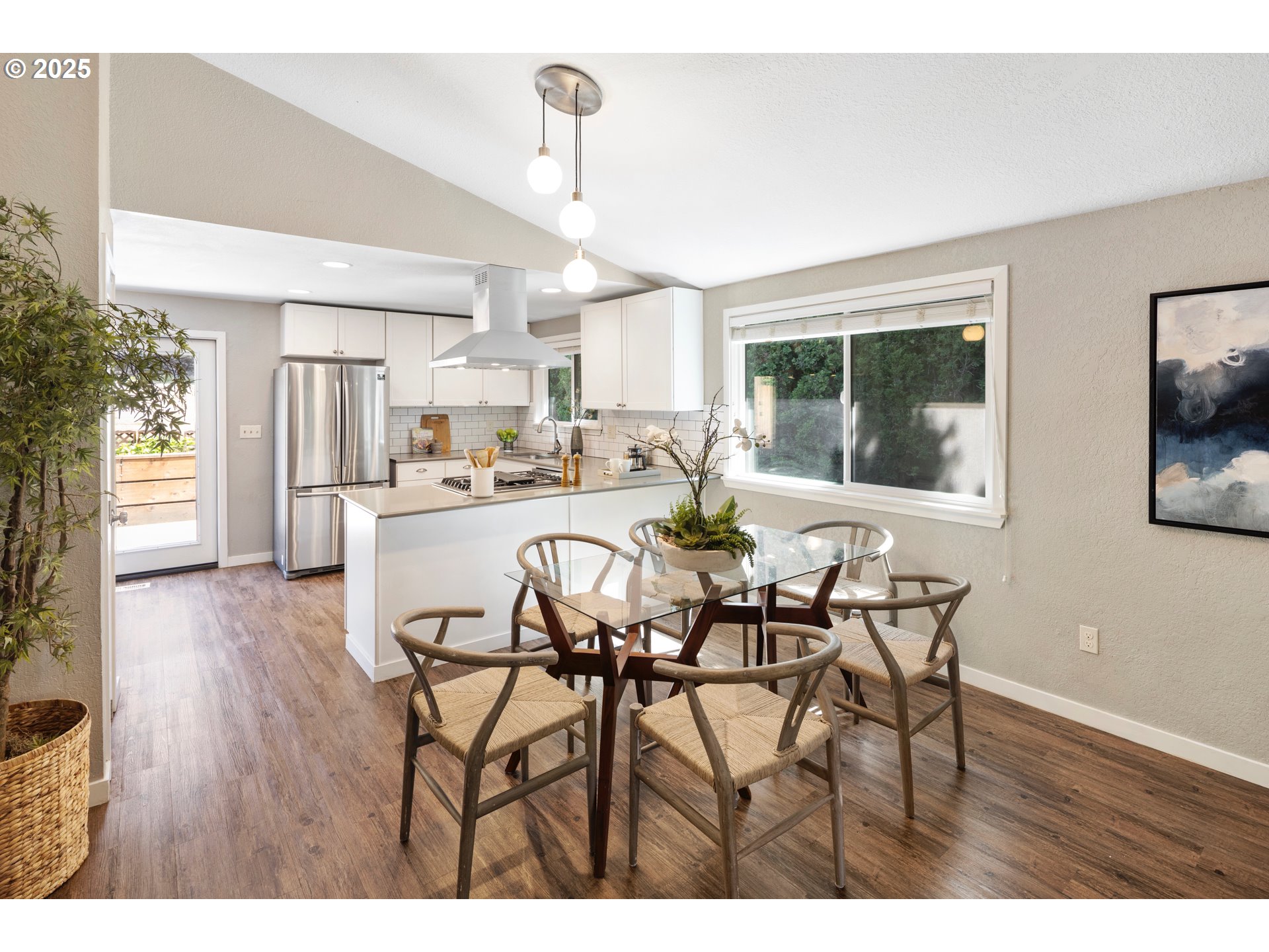 2523 Southwest Taylors Ferry Road Portland, OR 97219 - Photo 7 of 30 Gallery Image 7