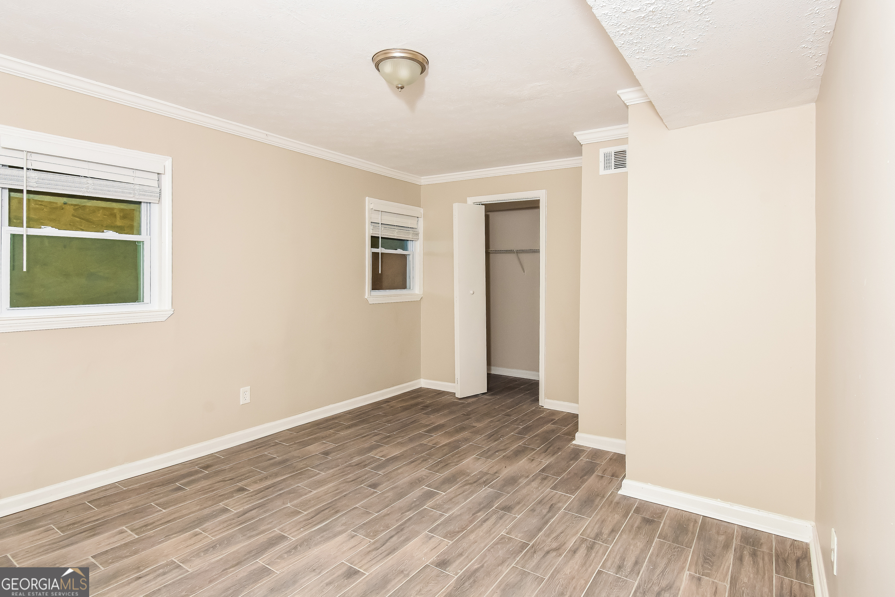 598 Oakside Drive Southwest Atlanta, GA 30331 - Photo 6 of 17