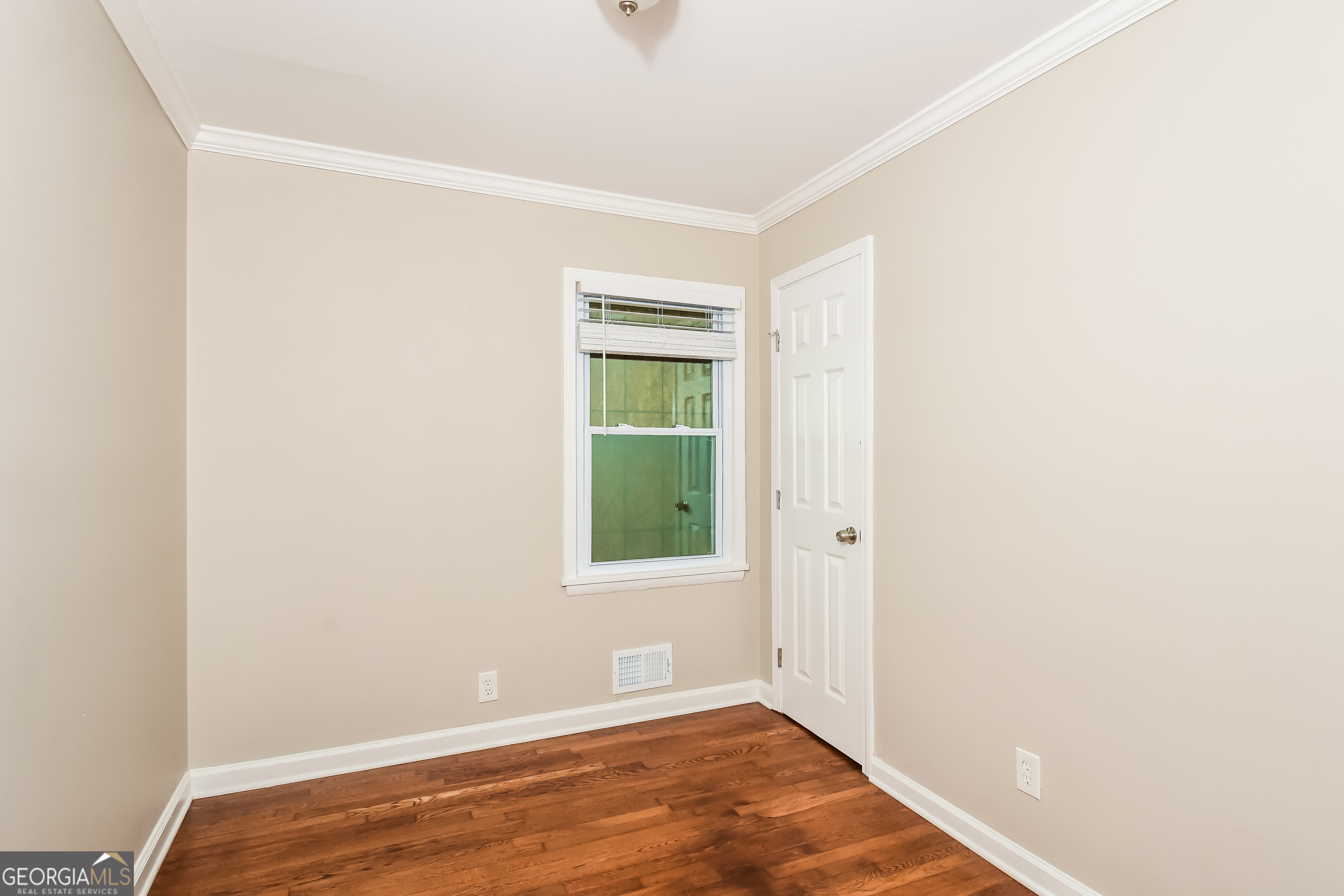 598 Oakside Drive Southwest Atlanta, GA 30331 - Photo 8 of 17