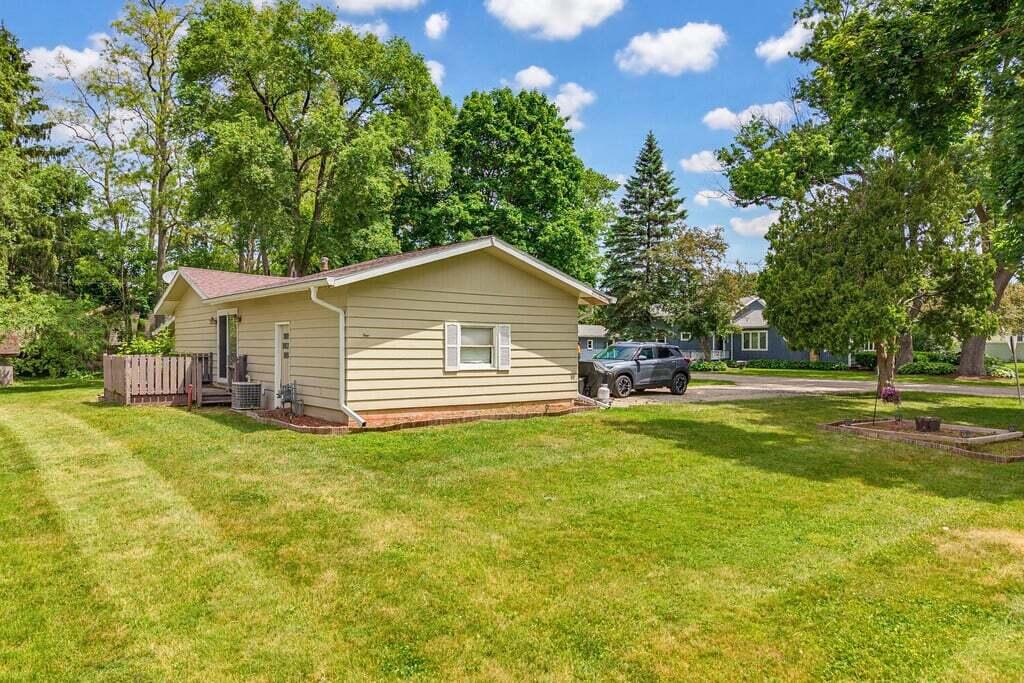 325 Summer Street Delavan, WI 53115 - Photo 28 of 42 Outside