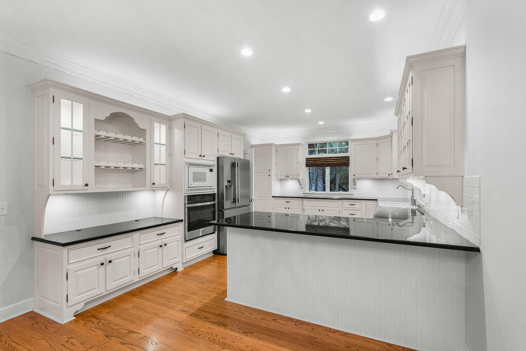 2649 Seabrook Island Road Seabrook Island, SC 29455 - Photo 22 of 72 2649-Seabrook-Island-Road-Interiors-11