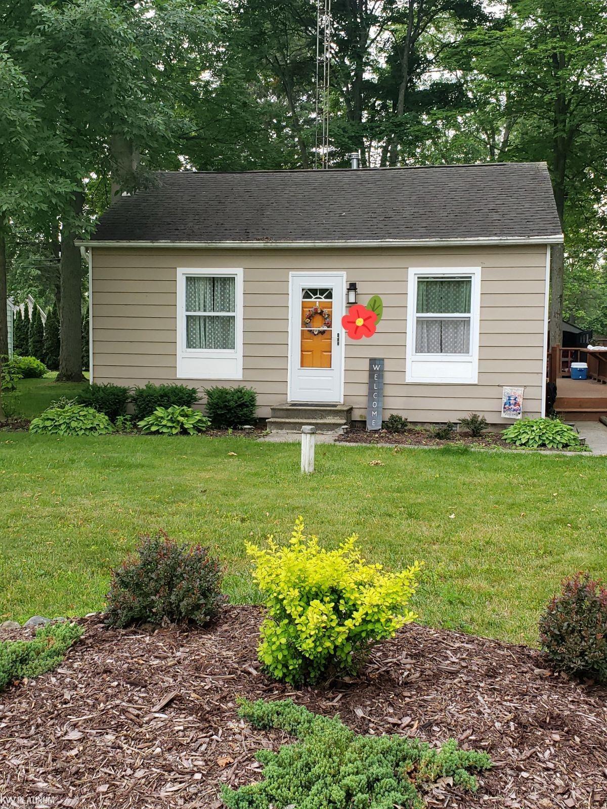 7334 Maplewood Road Lexington, MI 48450 - Photo 1 of 21 50139669-51500432-ceb9-403c-bb97-4164ce990473.JPG