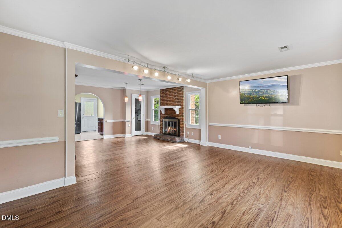 2323 Buckingham Road Burlington, NC 27217 - Photo 8 of 35