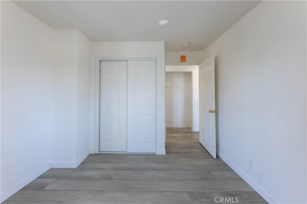 327 Chestnut Avenue, Unit 201 Long Beach, CA 90802 - Photo 13 of 29 a view of an empty room