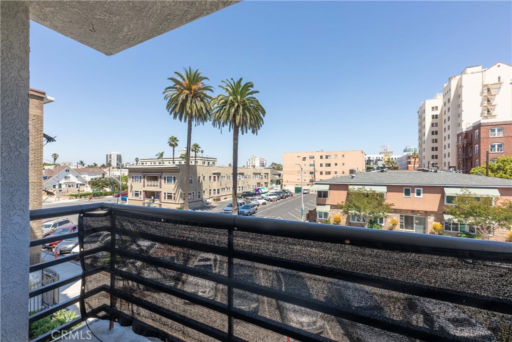 327 Chestnut Avenue, Unit 201 Long Beach, CA 90802 - Photo 25 of 29 a view of a balcony with city view