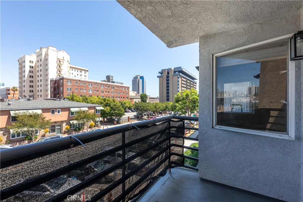 327 Chestnut Avenue, Unit 201 Long Beach, CA 90802 - Photo 26 of 29 a city view from the balcony