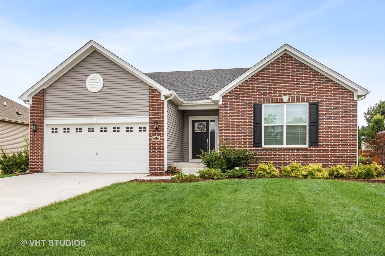 606 Flanagan Drive Minooka, IL 60447 - Photo 1 of 15