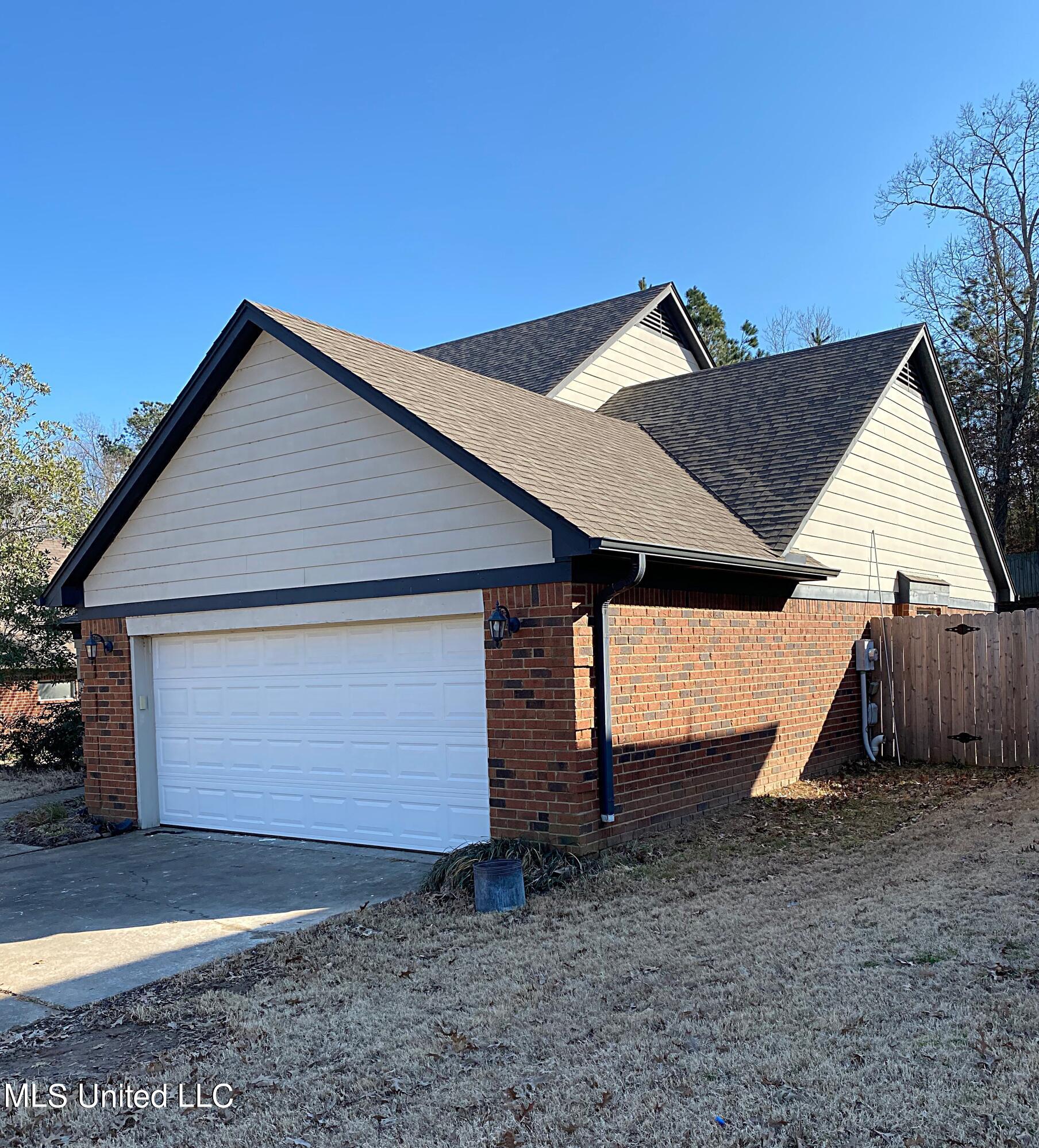 1301 Pendulum Drive Hernando, MS 38632 - Photo 2 of 2 8C4D5172-5A9F-4114-A01E-4FB272F5C86D