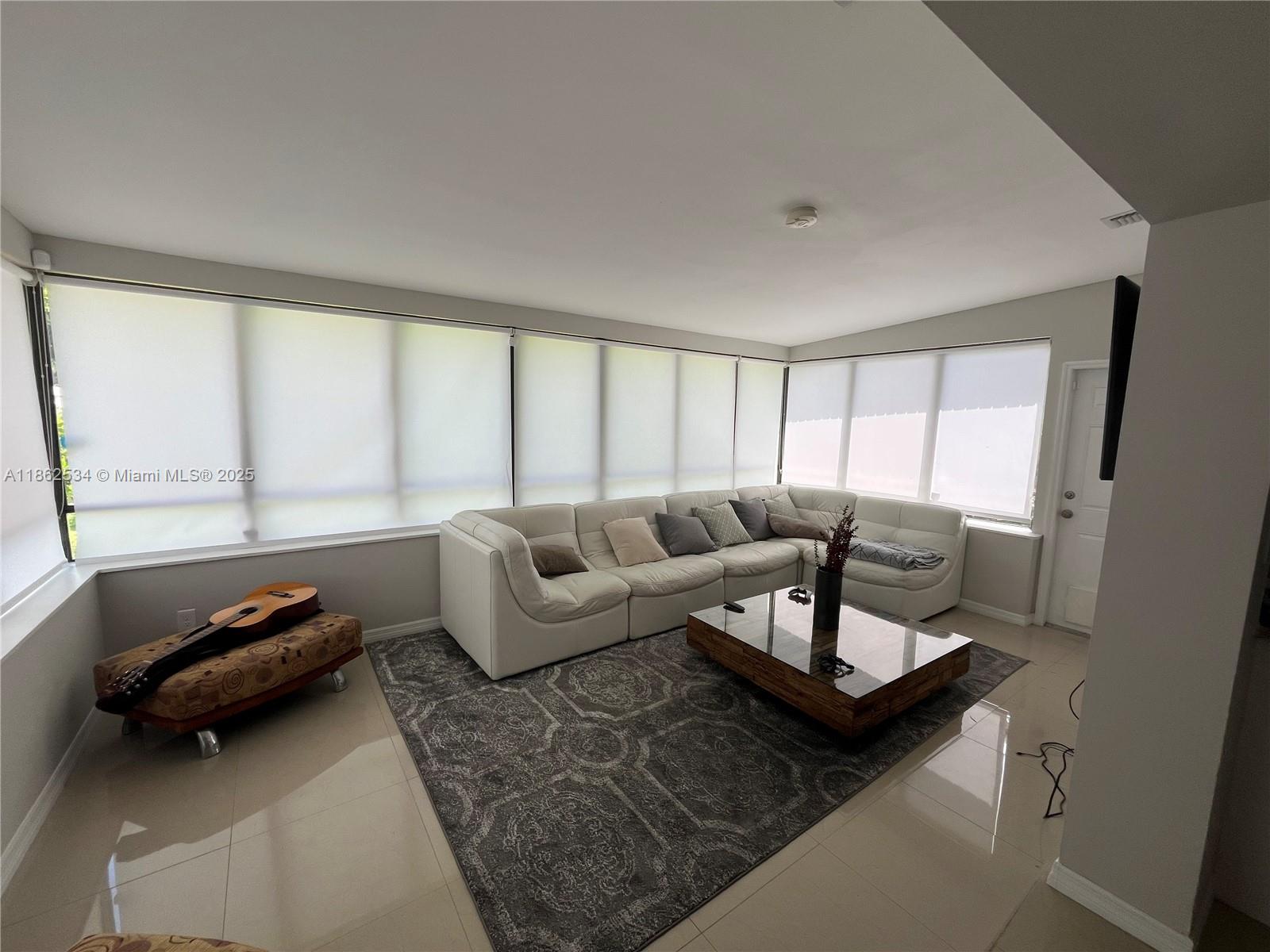 6345 Southwest 35th Street Miami, FL 33155 - Photo 9 of 12