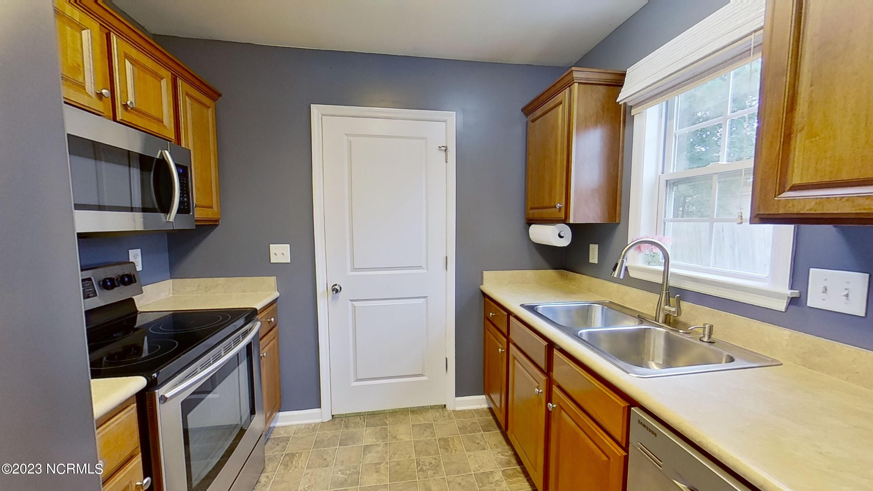 913 Bobby Brown Circle Navassa, NC 28451 - Photo 11 of 35 913-Bobby-Brown-Cir-11012023_160427