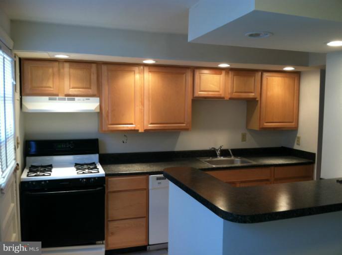 2074 Larkhall Road Baltimore, MD 21222 - Photo 4 of 10 Kitchen