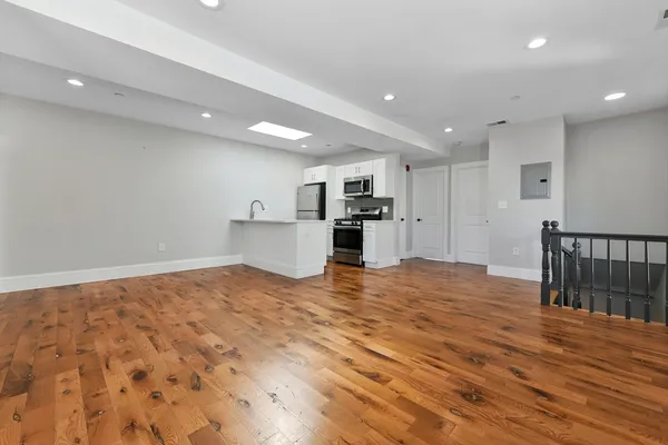 $3,350 | 70 West Eagle Street, Unit 3, Boston, MA 02128