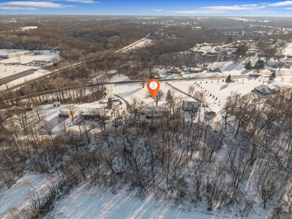$299,900 | 8210 Ridgewood Road, Rock Island, IL 61201
