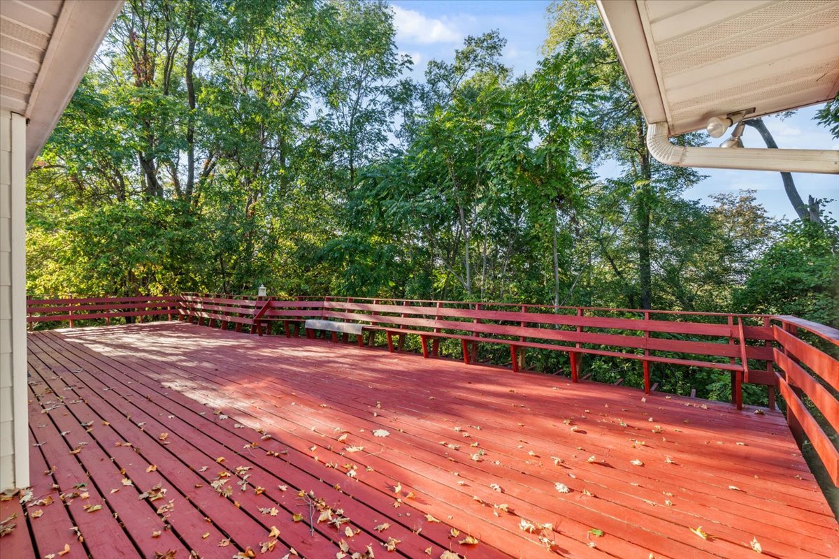 8210 Ridgewood Road Rock Island, IL 61201 - Photo 8 of 59