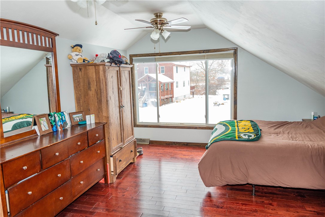 33 Wadsworth Street Warwick, RI 02889 - Photo 11 of 20 ensuite with pocket doors and water view.