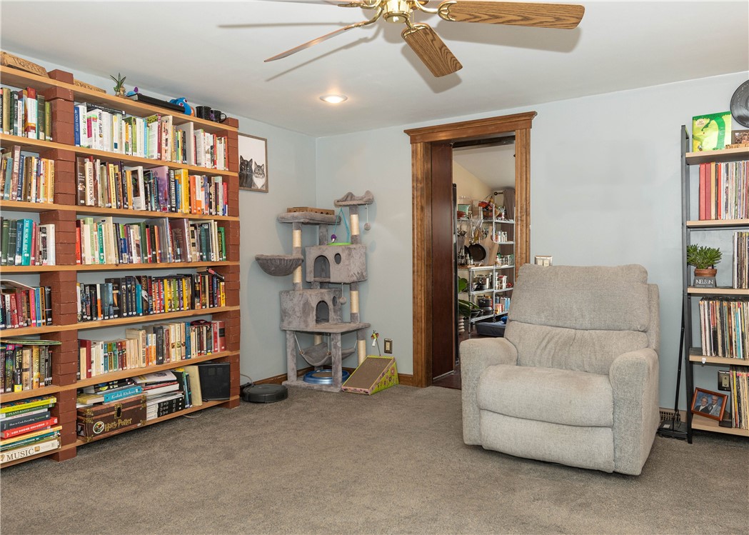 33 Wadsworth Street Warwick, RI 02889 - Photo 7 of 20 Gallery Image 7