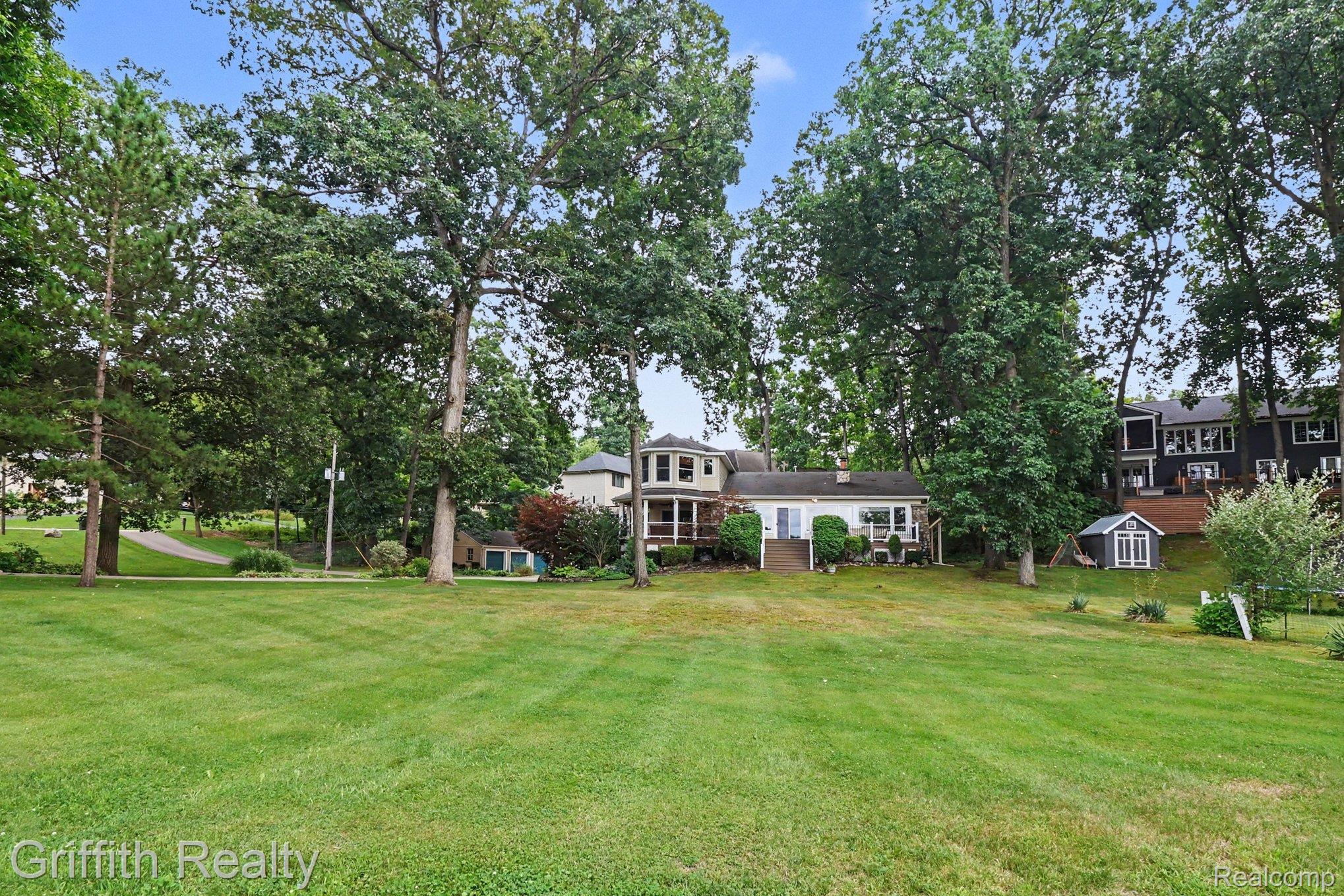 4550 Clifford Road Brighton, MI 48116 - Photo 37 of 47 035_file_8794.jpg