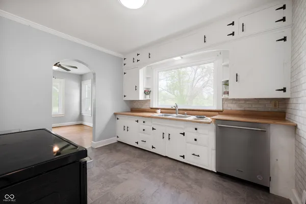 $299,000 | 6851 West County Road 550 South, Daleville, IN 47334