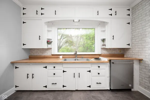 $299,000 | 6851 West County Road 550 South, Daleville, IN 47334