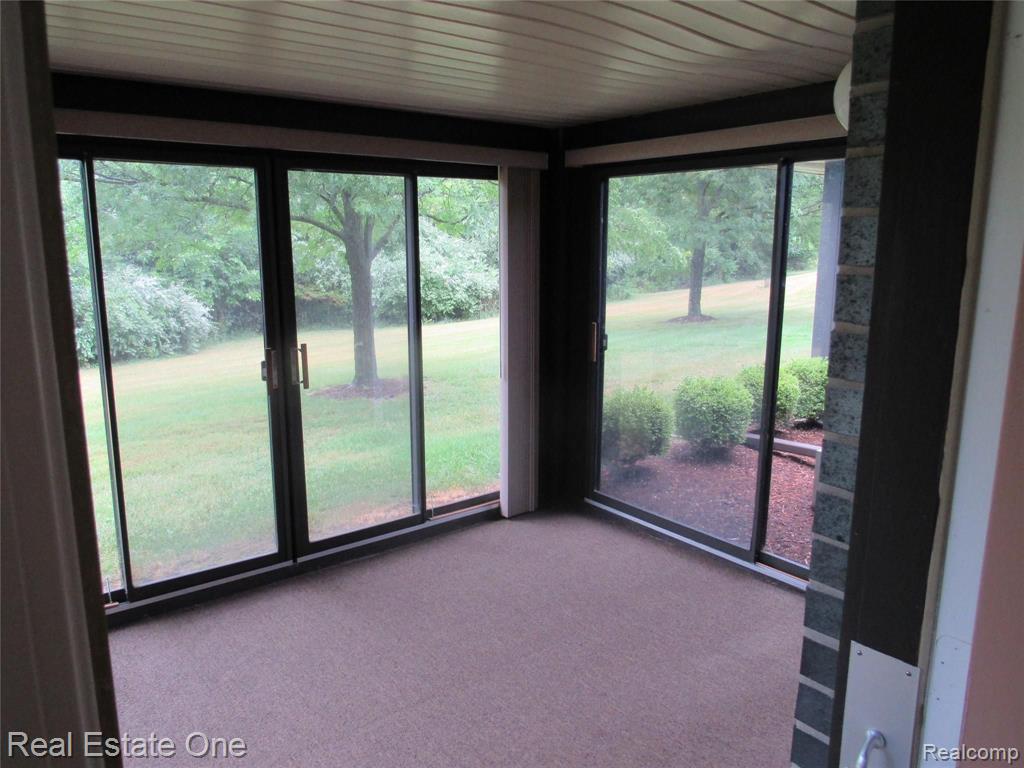 988 Wexford Way, Unit 32 Rochester Hills, MI 48307 - Photo 18 of 24
