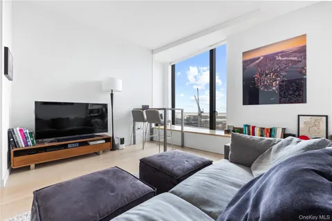 $998,000 | 11 Hoyt Street, Unit 36H | Downtown Brooklyn