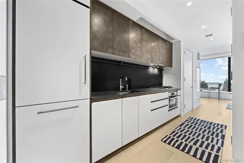 $998,000 | 11 Hoyt Street, Unit 36H | Downtown Brooklyn