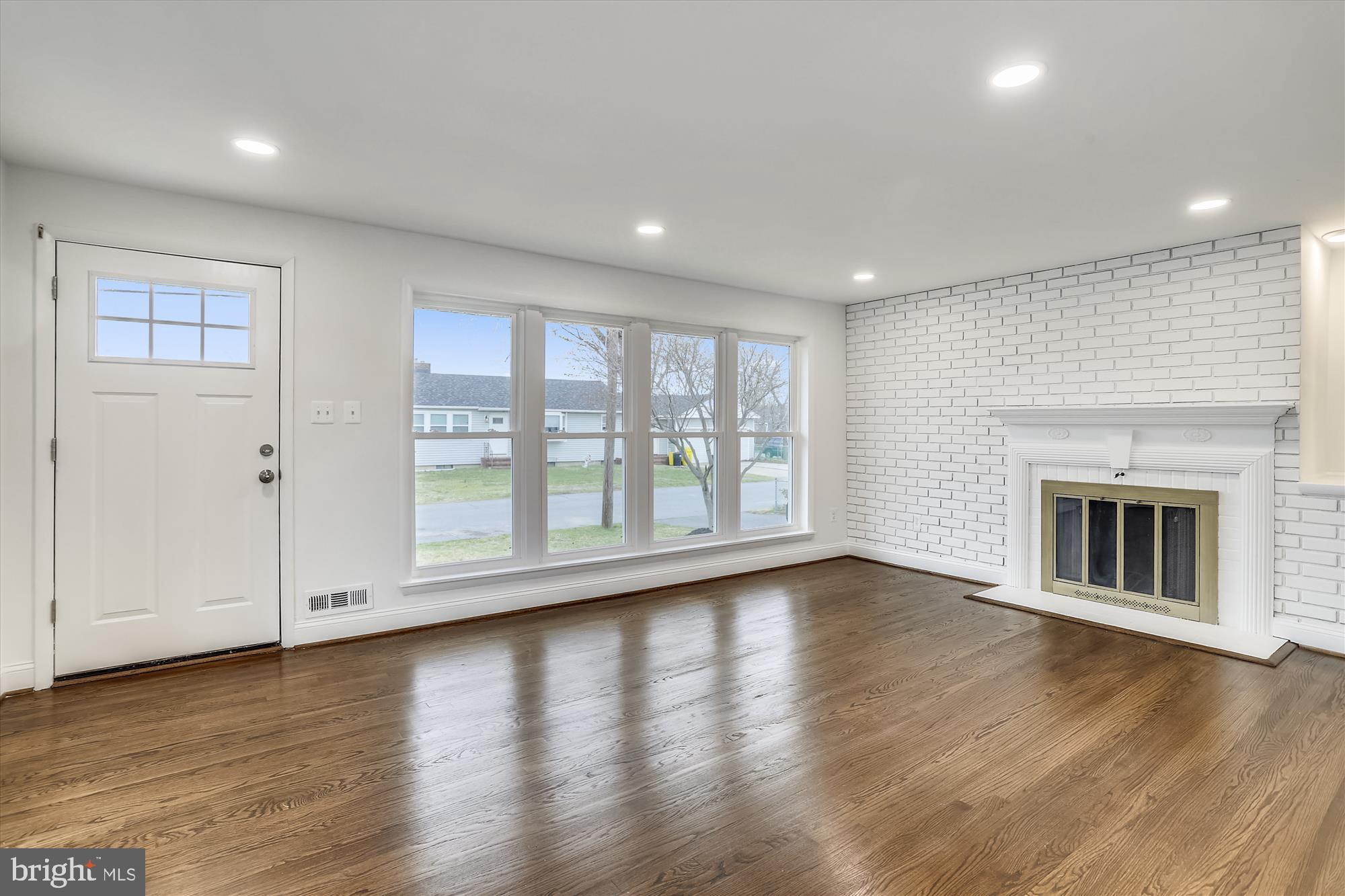 115 Cloverhill Road Pasadena, MD 21122 - Photo 2 of 20 Gallery Image 2