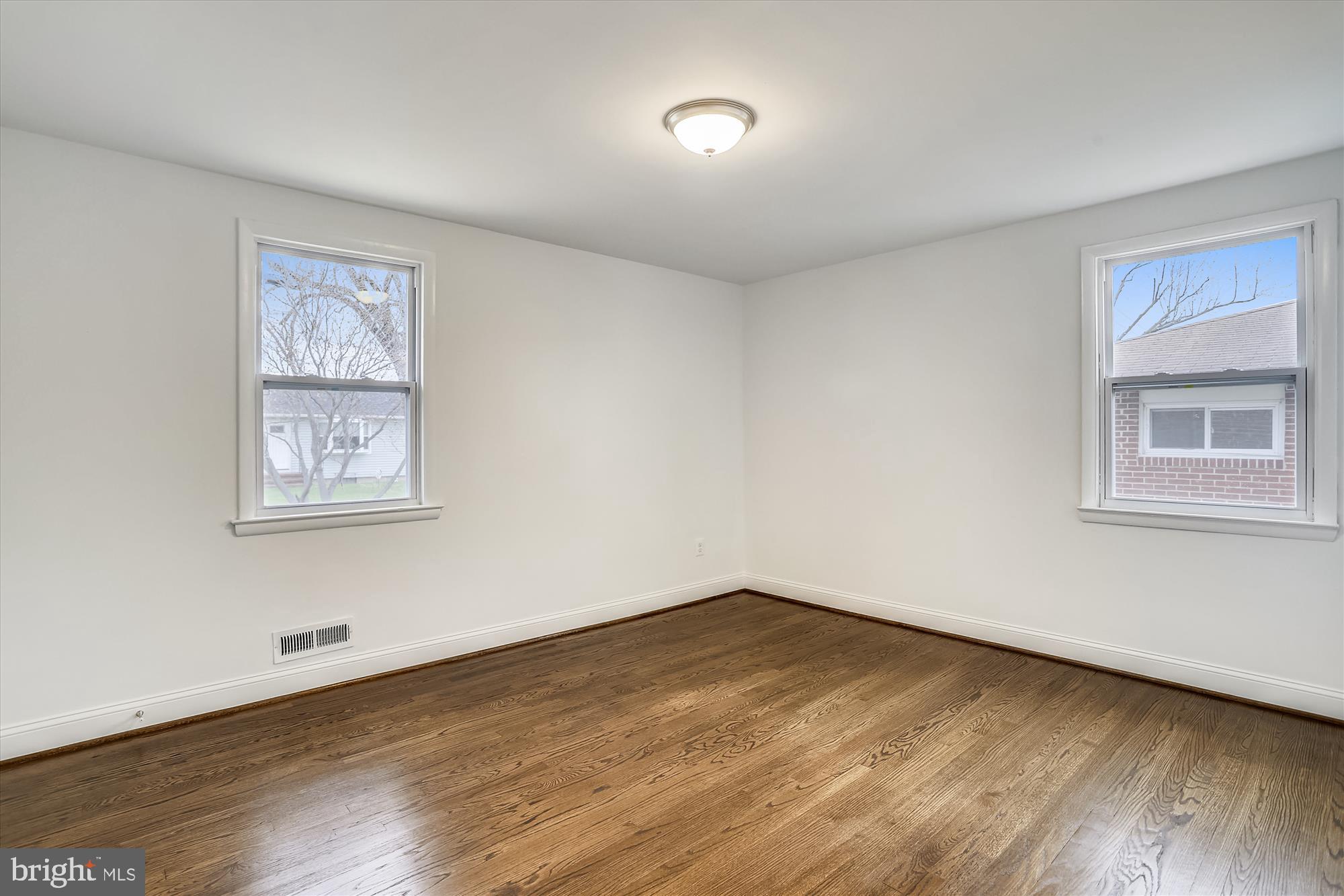 115 Cloverhill Road Pasadena, MD 21122 - Photo 5 of 20 Gallery Image 5