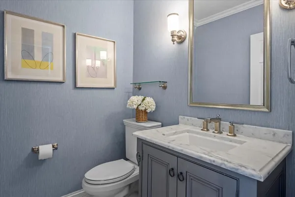$2,175,000 | 1255 Forest Glen Drive North, Winnetka, IL 60093