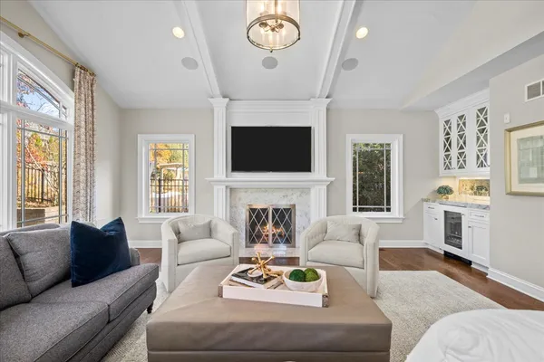 $2,175,000 | 1255 Forest Glen Drive North, Winnetka, IL 60093