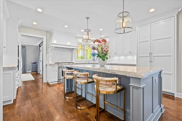 $2,175,000 | 1255 Forest Glen Drive North, Winnetka, IL 60093