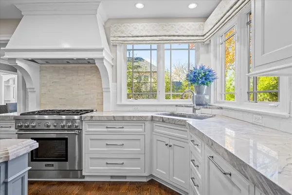 $2,175,000 | 1255 Forest Glen Drive North, Winnetka, IL 60093