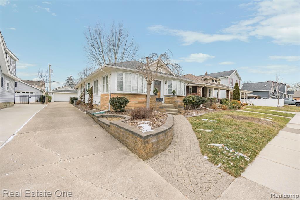 421 North Castell Avenue Rochester, MI 48307 - Photo 34 of 50