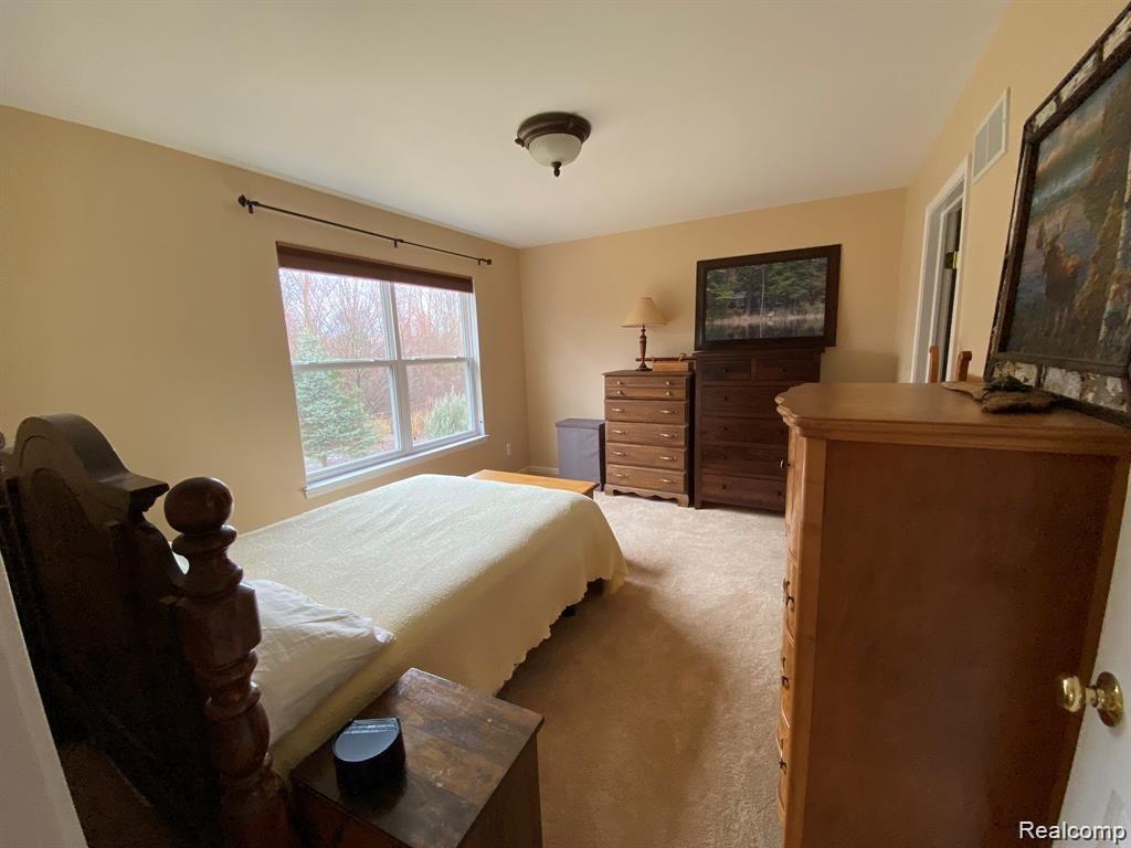 3310 Everett Drive Rochester, MI 48307 - Photo 5 of 16 image0 (4).jpeg