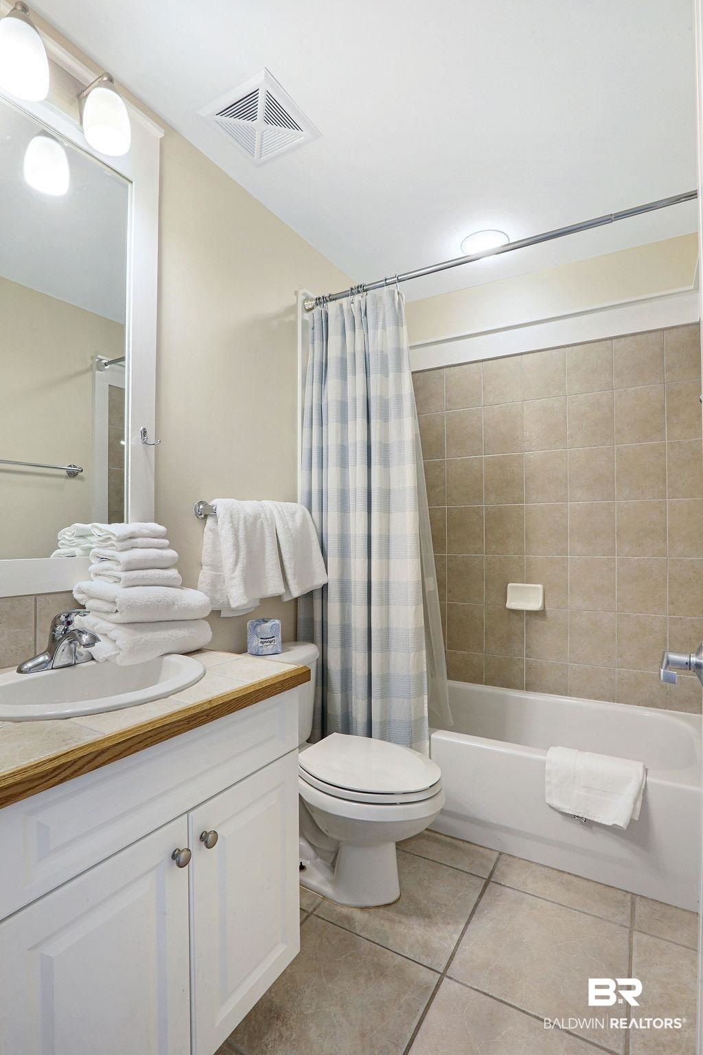 815 Plantation Road, Unit 402 Gulf Shores, AL 36542 - Photo 13 of 25 Gallery Image 13