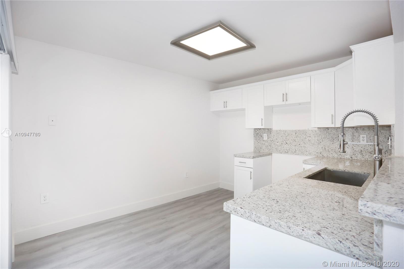 4702 Southwest 67th Avenue, Unit O7 Miami, FL 33155 - Photo 20 of 33