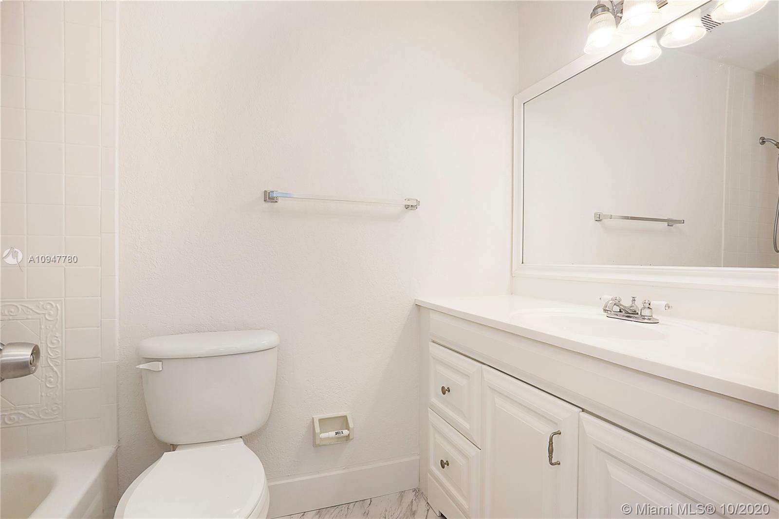 4702 Southwest 67th Avenue, Unit O7 Miami, FL 33155 - Photo 24 of 33