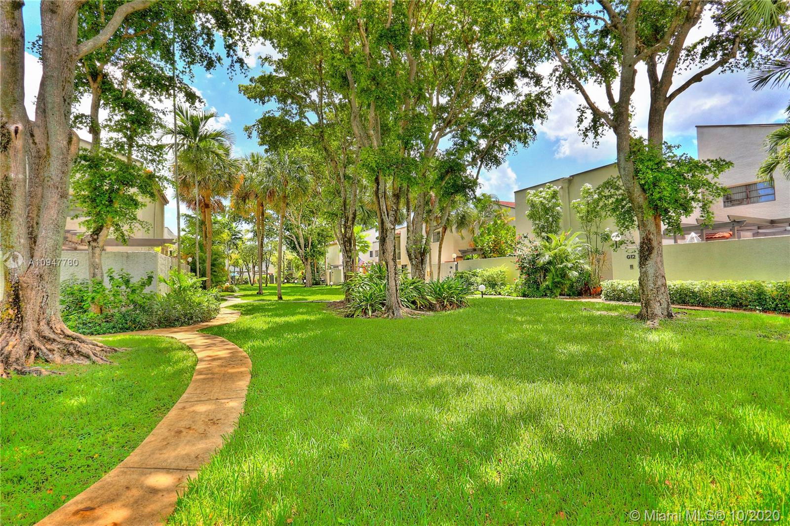 4702 Southwest 67th Avenue, Unit O7 Miami, FL 33155 - Photo 31 of 33