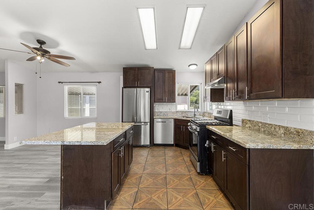 1638 Calavo Road, Unit SPC 39 Fallbrook, CA 92028 - Photo 19 of 40
