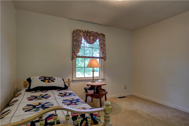 130 Lakeview Court Tennessee Ridge, TN 37178 - Photo 14 of 20