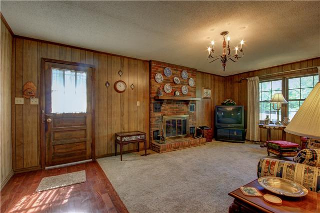 130 Lakeview Court Tennessee Ridge, TN 37178 - Photo 5 of 20