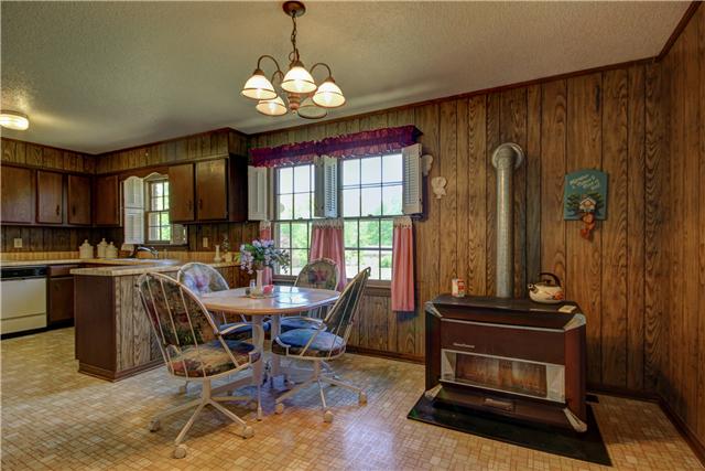 130 Lakeview Court Tennessee Ridge, TN 37178 - Photo 6 of 20