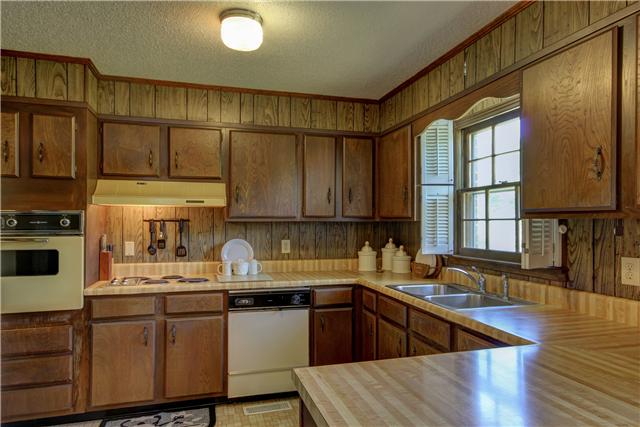 130 Lakeview Court Tennessee Ridge, TN 37178 - Photo 7 of 20