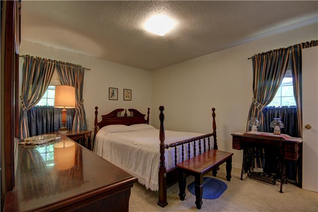130 Lakeview Court Tennessee Ridge, TN 37178 - Photo 10 of 20