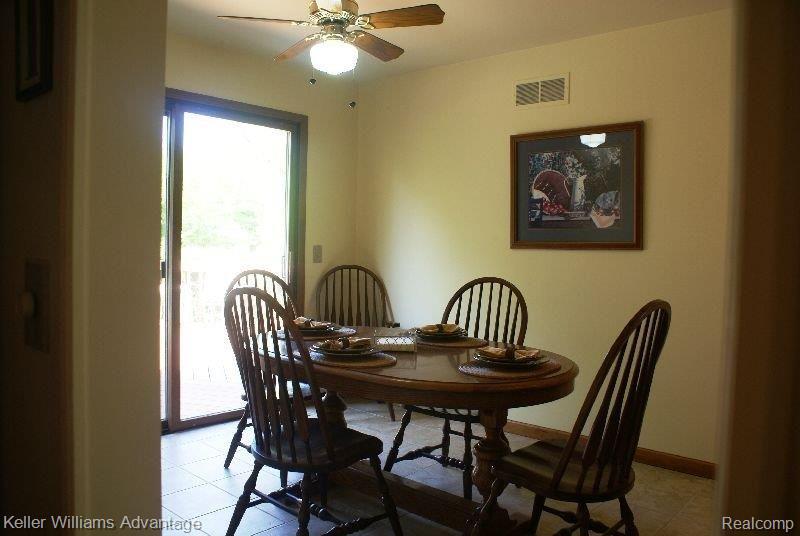 41382 Beacon Road Novi, MI 48375 - Photo 13 of 25 Breakfast Nook