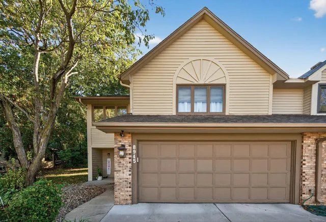 $425,000 | 8945 Preserve Boulevard, Eden Prairie, MN 55347